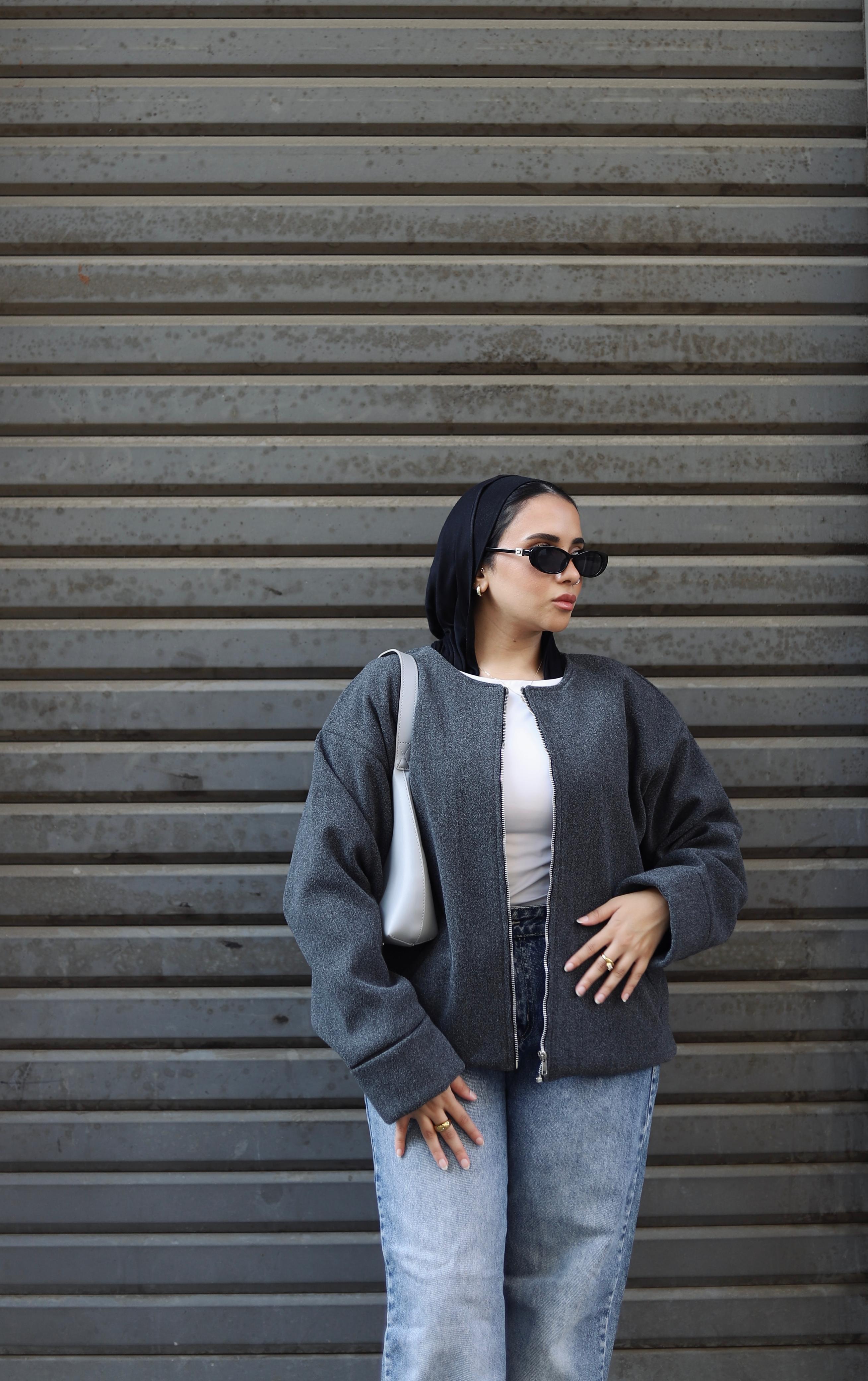 Zip-up jacket in grey