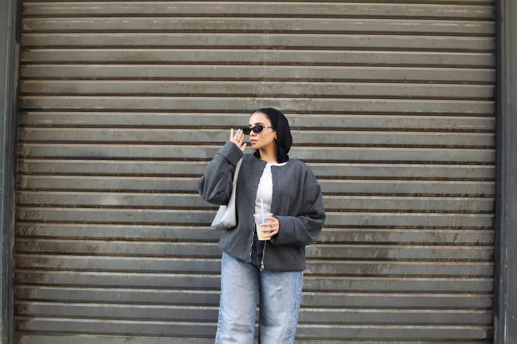 Zip-up jacket in grey