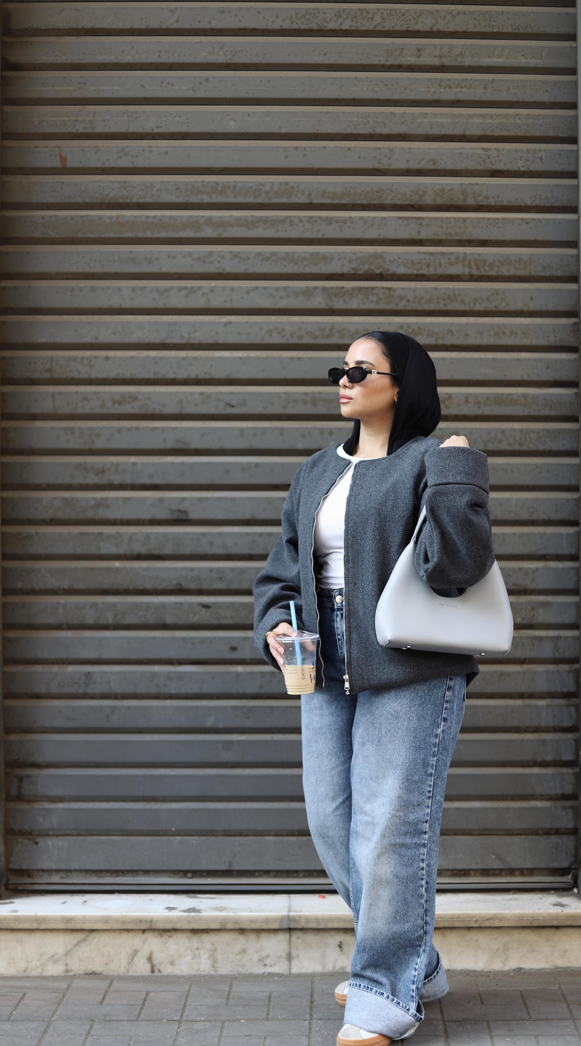 Zip-up jacket in grey