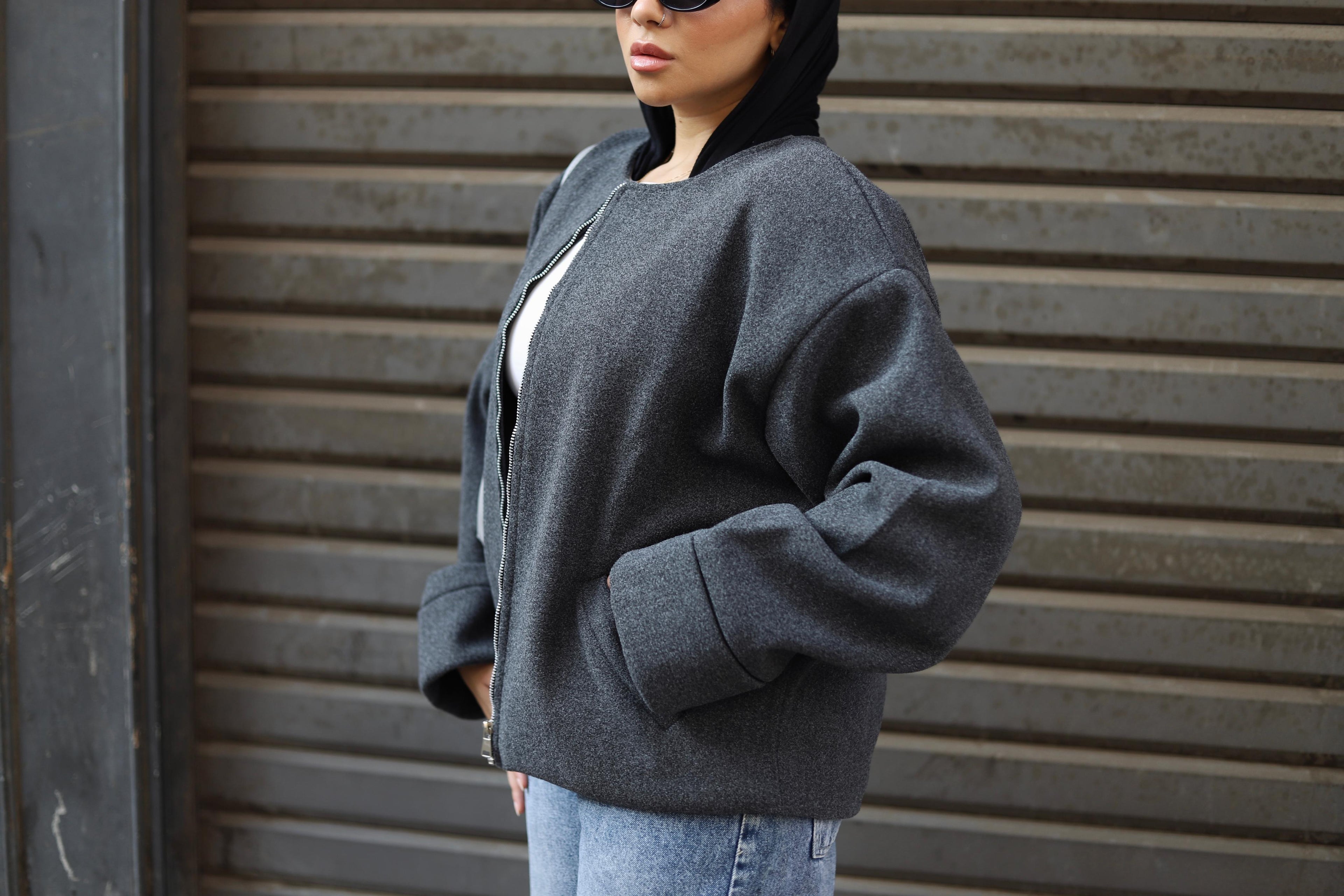 Zip-up jacket in grey