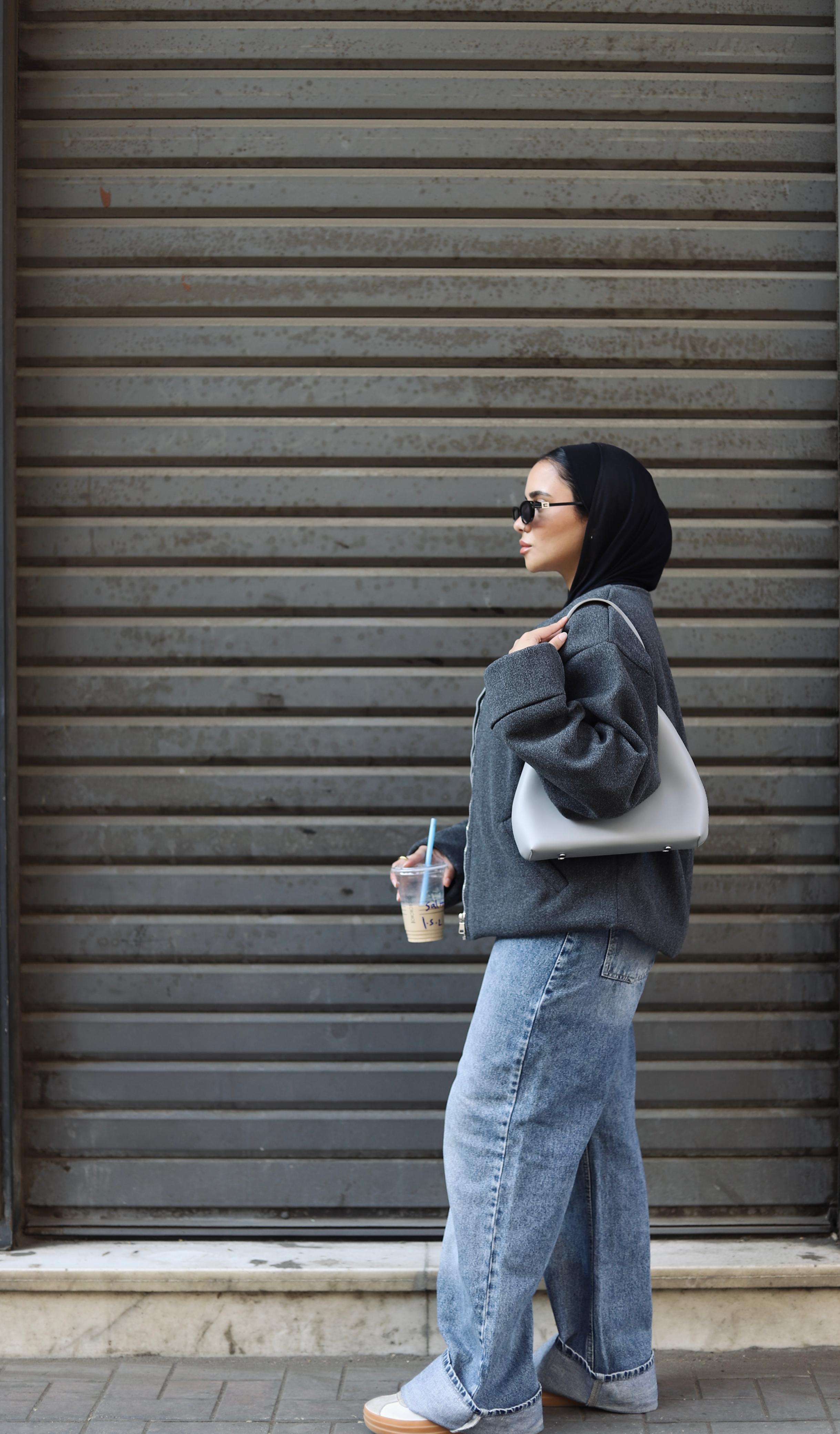 Zip-up jacket in grey